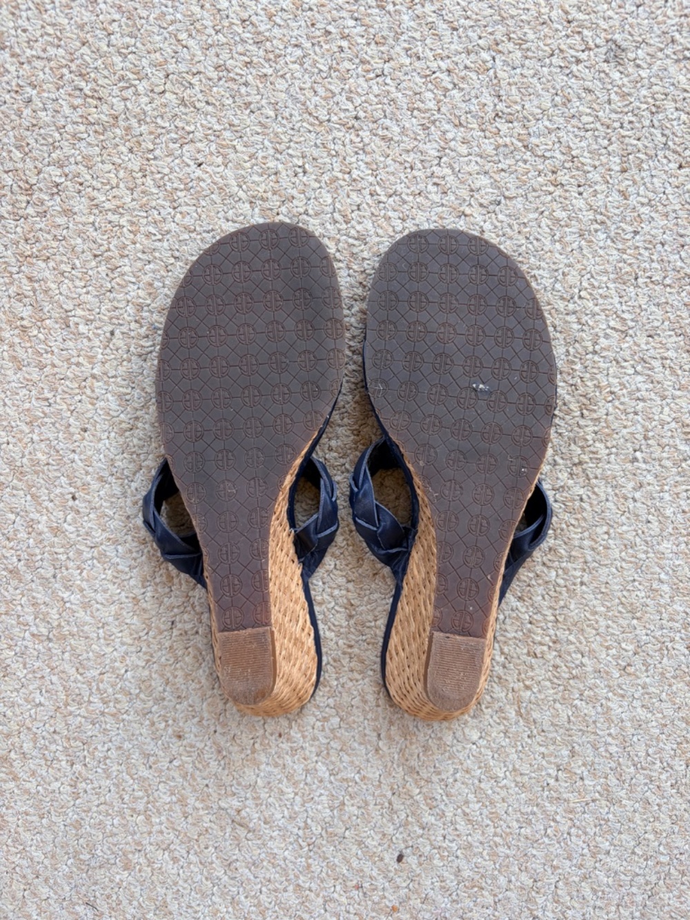 Lilly Pulitzer Navy Wedge Sandals Size 5.5 - Picture 3 of 5
